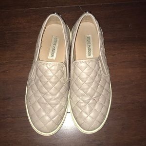 Gray/tan Steve Madden slip on sneakers